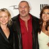 Thierry Mugler entouré de ses deux égéries de charme, Naomi Watts et Eva Mendes à la soirée qui célèbre la nouvelle publicité du parfum Angel. New York, 23 juin 2011