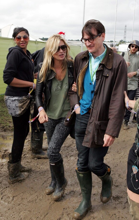 La ravissante Kate Moss lors du Festival de Glastonbury, le 25 juin 2011.