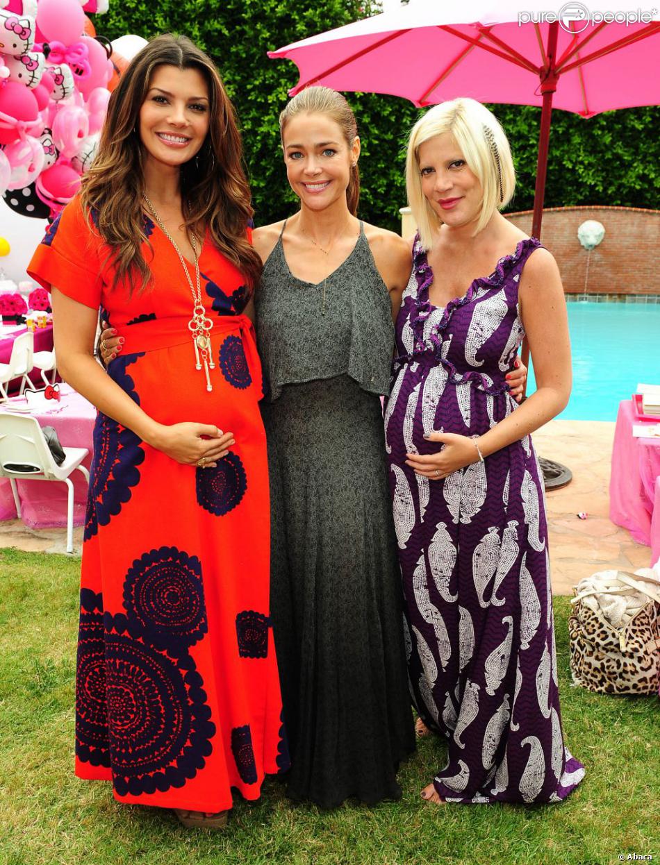 Tori Spelling Enceinte Avec Denise Richards Et Ali Landry Lors De La Fete D Anniversaire Speciale Hello Kitty Pour Les Trois Ans De Sa Fille Stella A Los Angel Purepeople