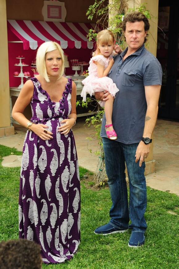 Tori Spelling et son mari Dean McDermott ont organisé une incroyable fête d'anniversaire spéciale Hello Kitty pour les trois ans de leur fille Stella, le 11 juin à Los Angeles.