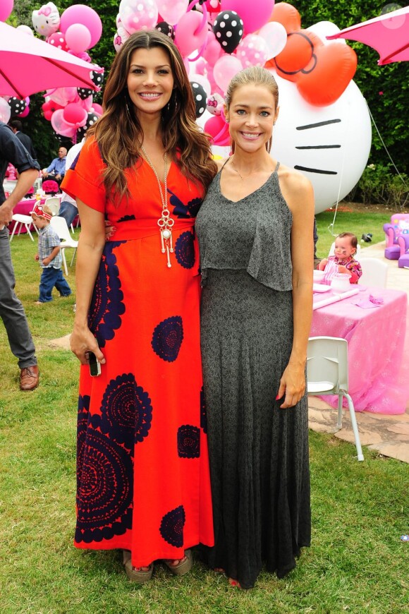 Denise Richards et et Ali Landry, enceinte, lors de l'incroyable fête d'anniversaire spéciale Hello Kitty pour les trois ans de Stella McDermott, le 11 juin 2011. 