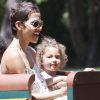 Halle Berry et sa charmante Nalah passent un moment complice et joyeux dans un parc à Los Angeles, 27 juin 2011