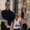 Angelina Jolie et Brad Pitt entourés de leurs enfants 