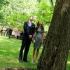 Le prince William et Catherine, duchesse de Cambridge, ont respecté la tradition en plantant un arbre, symbole d'amour, à Ottawa, au Canada, le 2 juillet 2011