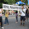 Le prince William et Kate, duchesse de Cambridge, ont dû faire face aux manifestants anti-monarchistes, à Montréal le 2 juillet 2011