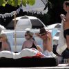 Pour ses 25 ans, Lindsay Lohan a eu un beau cadeau : son papa lui a offert des vacances au Costa Riva avec toute la famille. 