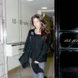  Même si elle esquisse un sourire (très rare pour la star), Victoria Beckham mélange les styles pour un effet des plus brouillon ! Londres, 6 décembre 2004 
 &nbsp; 