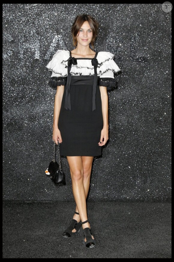 Alexa Chung au défilé Chanel Haute Couture 2011/2012