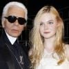 Karl Lagerfeld et Elle Fanning au défilé Chanel Haute Couture 2011/2012