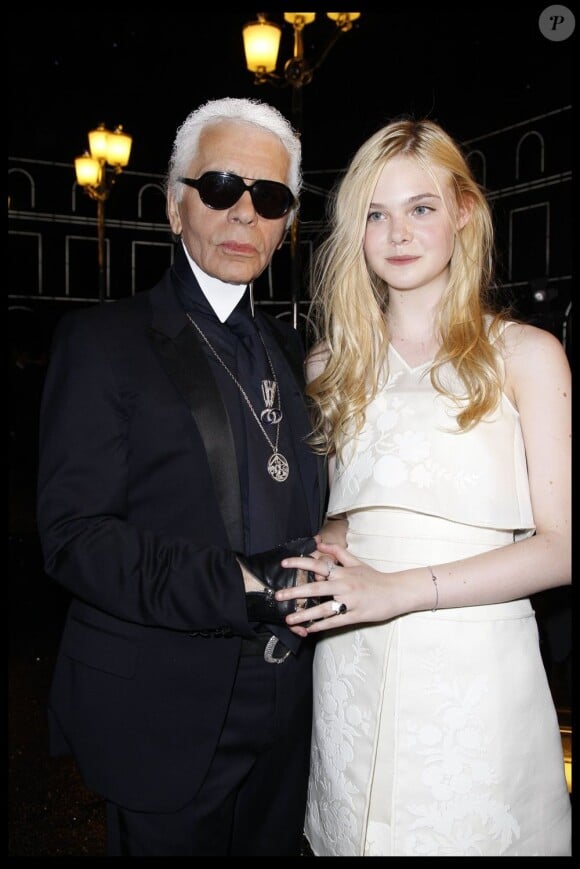 Karl Lagerfeld et Elle Fanning au défilé Chanel Haute Couture 2011/2012