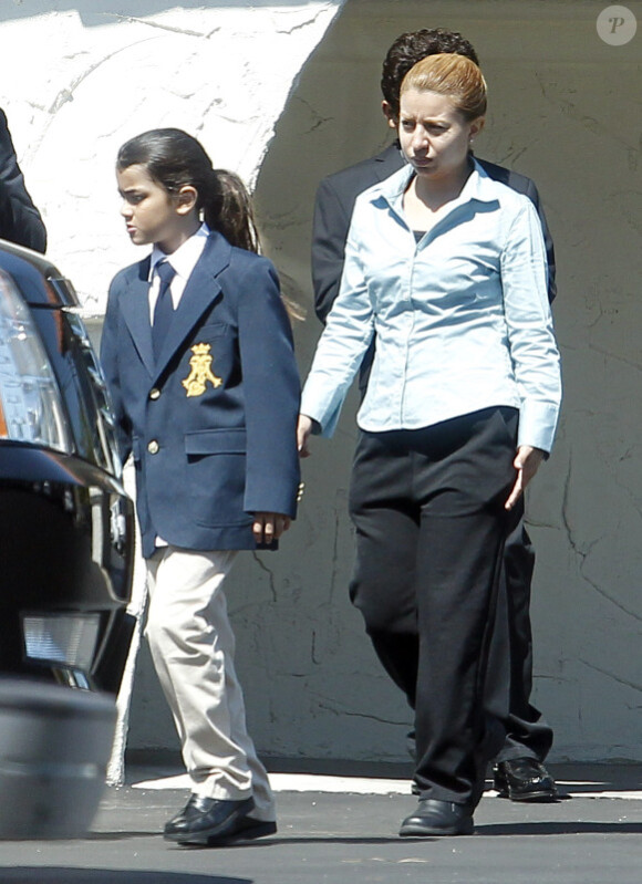 Les enfants de Michael Jackson quittant l'église après le service du dimanche, à Los Angeles le 3 juillet 2011 : Blanket a les cheveux soigneusement attachés