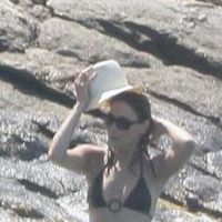 Carla et Nicolas Sarkozy en vacances : Carlita enceinte, dévoile son bikini !