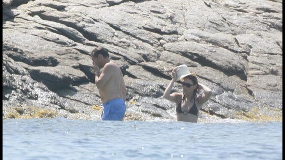Carla et Nicolas Sarkozy en vacances : Carlita enceinte, dévoile son bikini !