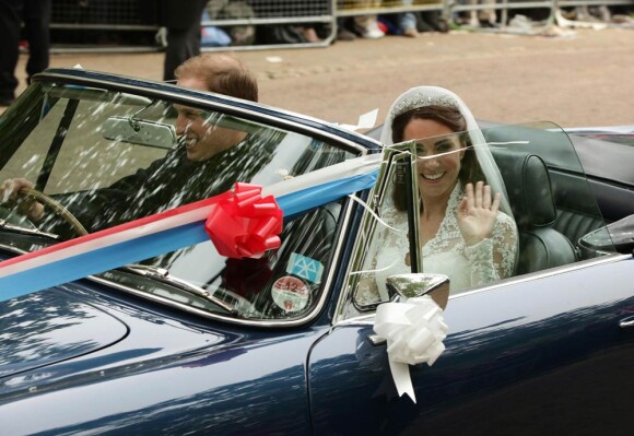 Kate Middleton ne conduit plus sa Golf bleu indigo depuis un certain temps, mais le véhicule va faire un heureux : son actuel propriétaire, qui l'a rachetée en 2009, va la revendre au minimum 15 fois le prix qu'il l'a payée !