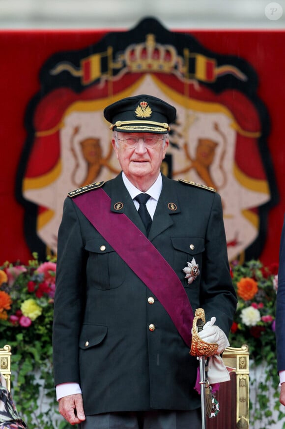 Le roi Albert II lors des défilés de la fête nationale de Belgique, à Bruxelles le 21 juillet 2011