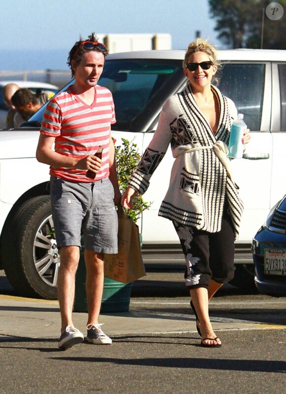 Kate Hudson et son fiancé Matthew Bellamy, plus complice que jamais, ont profité d'un moment en famille après la naissance de leur enfant le 9 juillet.