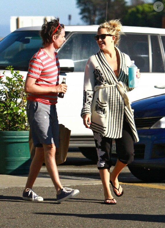 Kate Hudson et son fiancé Matthew Bellamy profite d'un moment de repos pour se rendre sur la plage de Malibu avec le fils de Kate, Ryder, le 18 juillet