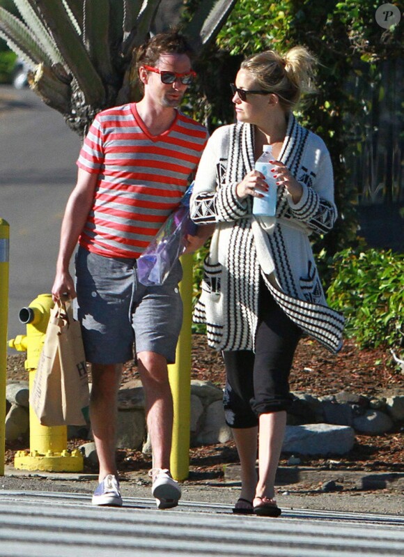 Kate Hudson, son compagnon Matthew Bellamy et son fils Ryder ont profité  d'une journée ensoleillée sur la plage de Malibu le 18 juillet 2011
