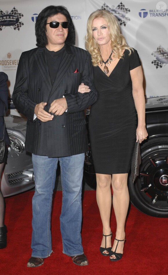 A 61 ans, Gene Simmons, le fabuleux Demon de Kiss, a demandé sa compagne de longue date Shannon Tweed en mariage, devant les caméras de Gene Simmons Family Jewels.