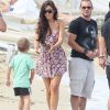 Wesley Sneijder en vacances à Saint Tropez le 26 juillet 2011 avec sa femme Yolanthe et leur fils