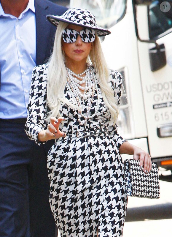 Lady Gaga à la sortie de l'émission The View, à Los Angeles, le 1er août 2011.