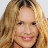 Elle Macpherson le 1er août avec un visage plus figé que d'ordinaire