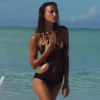 Irina Shayk est très sensuelle dans la publicité Armani Exchange en 2010. Calor !