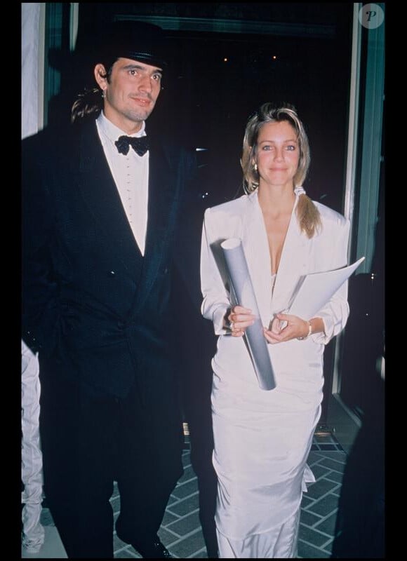 En 1986, Heather Locklear s'est mariée en première noce avec Tommy Lee. Le couple divorce en 1993.