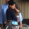 Katie Holmes et sa fille Suri Cruise, 5 ans, arrivent à l'héliport, à New York. Le 17 août 2011