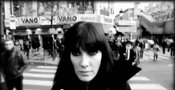 Mareva Galanter participe au clip de How Come de Little Barrie, second extrait de l'album King of the Waves paru en juin 2011.