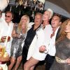 Massimo Gargia déchaîné lors de son 71e anniversaire, aux Moulins de Ramatuelle, le 18 août 2011. Orlando, Afida Turner, Brigitte Nielsen et bien d'autres l'entourent !
