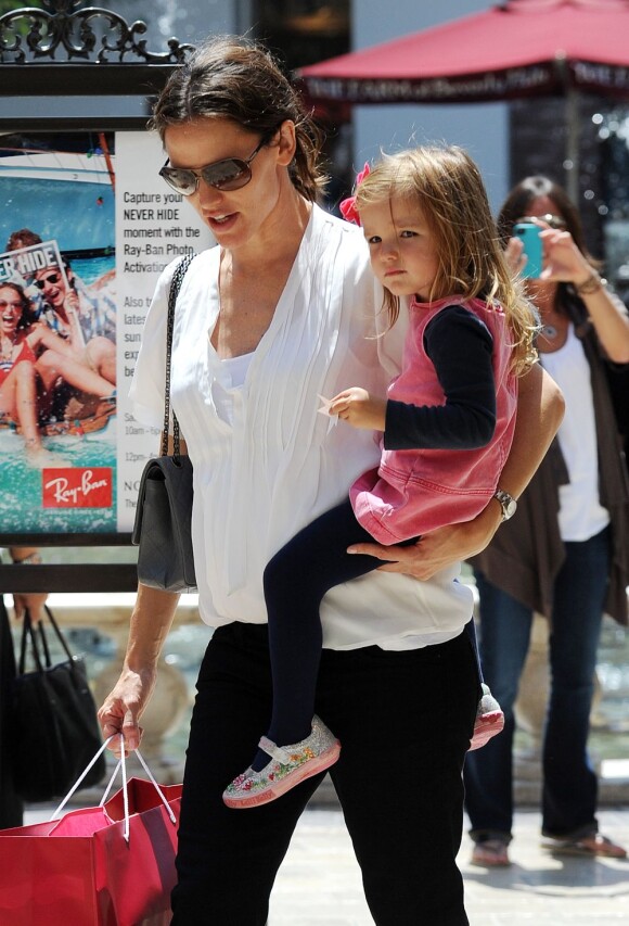 Jennifer Garner et sa fille Seraphina en train de faire du shopping à Los Angeles, le 19 août 2011