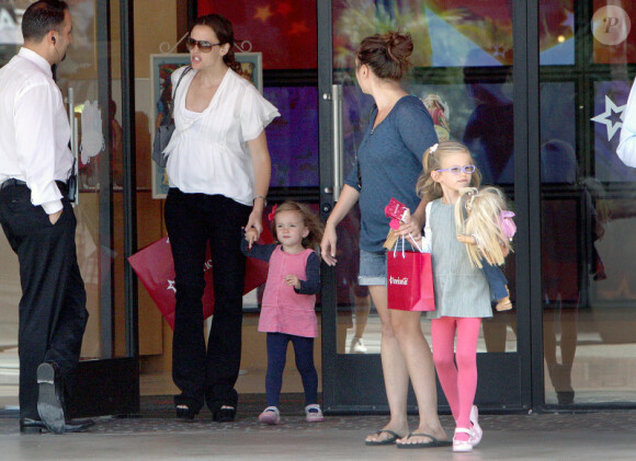 Jennifer Garner et ses deux filles Violet et Seraphina à Los Angeles, le 19 août 2011