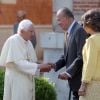 Le roi Juan carlos et la reine Sofia d'Espagne avec le Pape Benoit XVI au palais de la Zarzuela. Le 19 août 2011