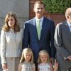 La famille royale d'Espagne accueille le Pape Benoit XVI au palais de la Zarzuela. Le 19 août 2011