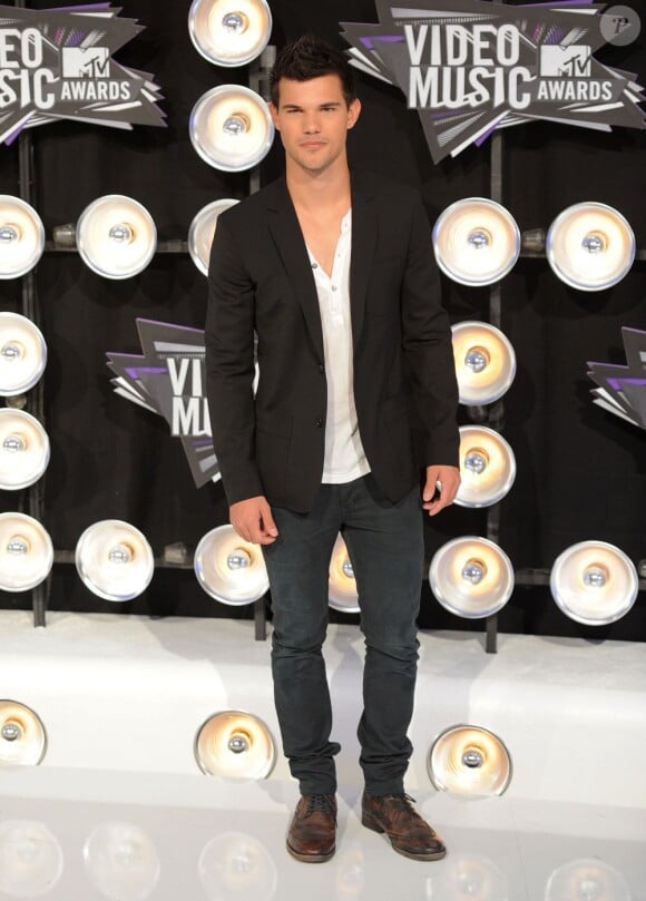 Taylor Lautner aux MTV Video Music Awards à Los Angeles le 28 août 2011