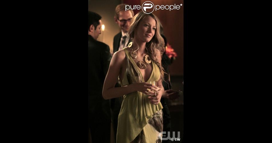 Serena Van Der Woodsen, incarnée par Blake Lively, porte une robe J
