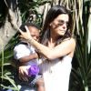 Sandra Bullock rentrant chez elle à Los Angeles le 29 août 2011 avec son petit Louis : Une vraie mère poule