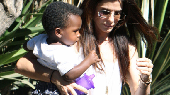 Sandra Bullock : Scène de tendresse avec son adorable fils, Louis