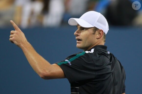 Andy Roddick a eu un petit geste envers sa femme Brooklyn Decker lors de sa balle de match, elle qui l'avait supporté tout le long de son match de l'US Open.
