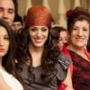 Sofia Essaïdi entourée du casting d'Aïcha : la grande débrouille, diffusé France 2 à 20h35 le 7 septembre 