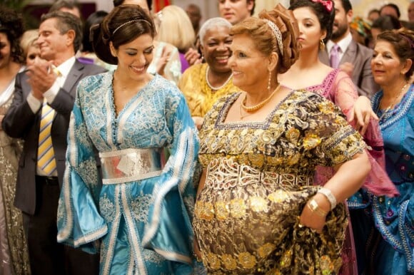 Sofia Essaïdi et Rabia Mokeddem lors du tournage d'Aïcha : la grande débrouille, diffusé France 2 à 20h35 le 7 septembre