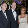 Albert de Monaco avec Robert Watkins et Bouran Bourey au dîner de charité organisé en faveur de l'association Les amis du Liban à Monaco, le 1er septembre 2011