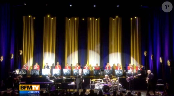 Eddy Mitchell fait ses adieux à la scène à l'Olympia. Images BFMTV du concert du 3 septembre 2011.