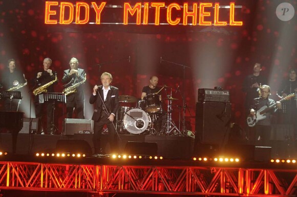 Eddy Mitchell sur la scène des Victoires de la musique, à Paris, le 1er mars 2011.