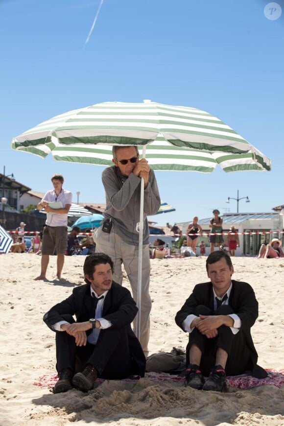 Patrice Leconte, Nicolas Giraud et Clément Sibony sur le tournage de Voir la mer, 2011.