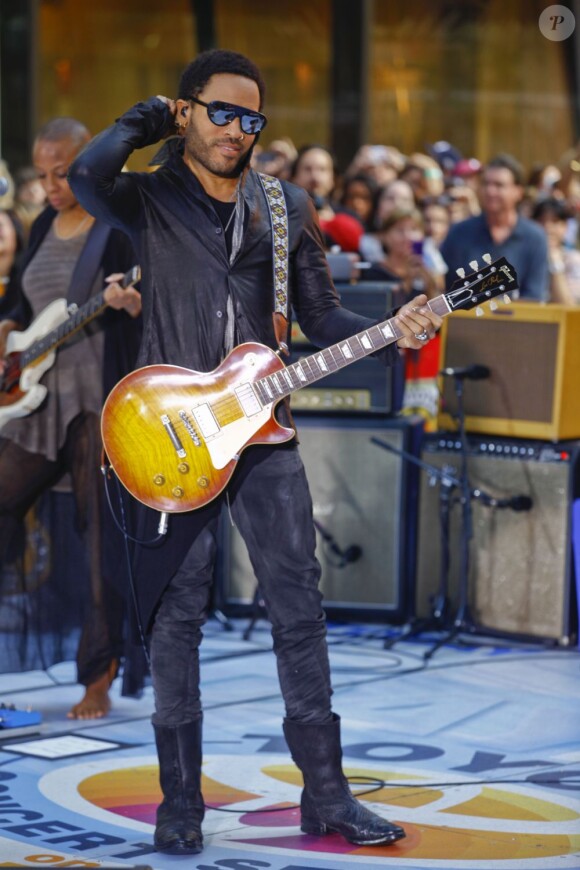 Lenny Kravitz en live sur le NBC's Today Show, à New York le 2 septembre 2011