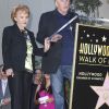 La légende du rock n'roll Buddy Holly recevait son étoile posthume sur le Walk of Fame d'Hollywood Boulevard le 7 septembre 2011, le jour où il aurait eu 75 ans, en présence notamment de sa veuve Maria Elena et de l'acteur Gary Busey, qui l'incarna dans The Buddy Holly Story.