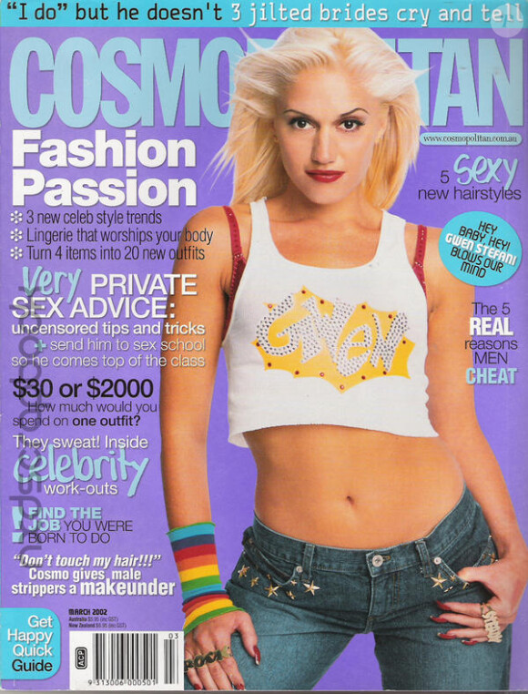 Gwen Stefani entre dans sa période un peu plus hip-hop. Son style s'en ressent avec ce t-shirt customisé, qui dévoile un ventre plat et musclé. Cosmopolitan Australia, mars 2002.