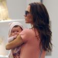 Vicoria Beckham et sa petite fille en pleine séance shopping le 16 septembre 2011 à NY.